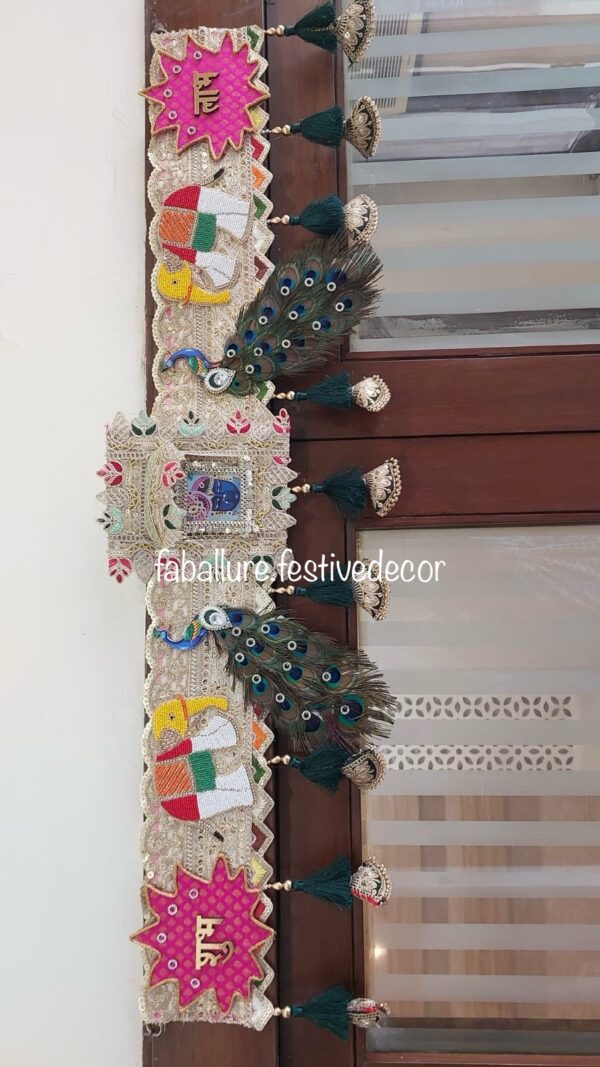 Shreenathji Bandhanwar with Peacock & Elephant